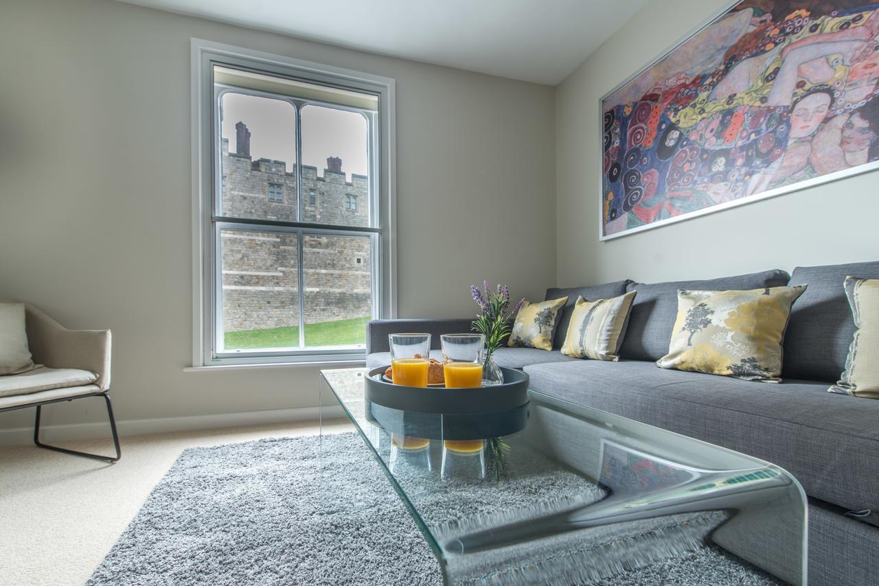 Central Windsor Apartment Facing The Castle ภายนอก รูปภาพ