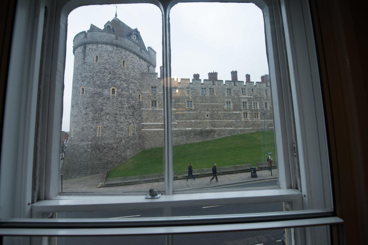 Central Windsor Apartment Facing The Castle ภายนอก รูปภาพ