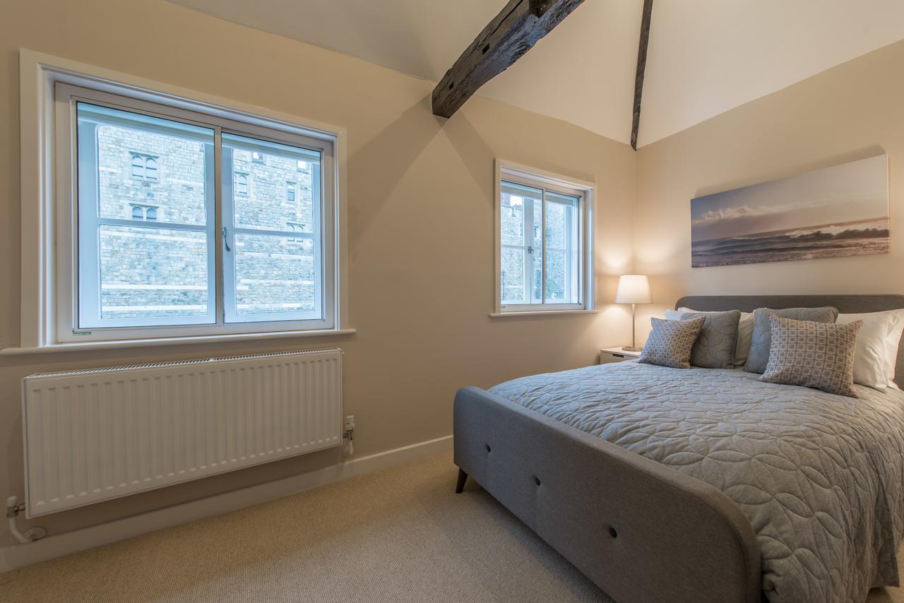 Central Windsor Apartment Facing The Castle ภายนอก รูปภาพ