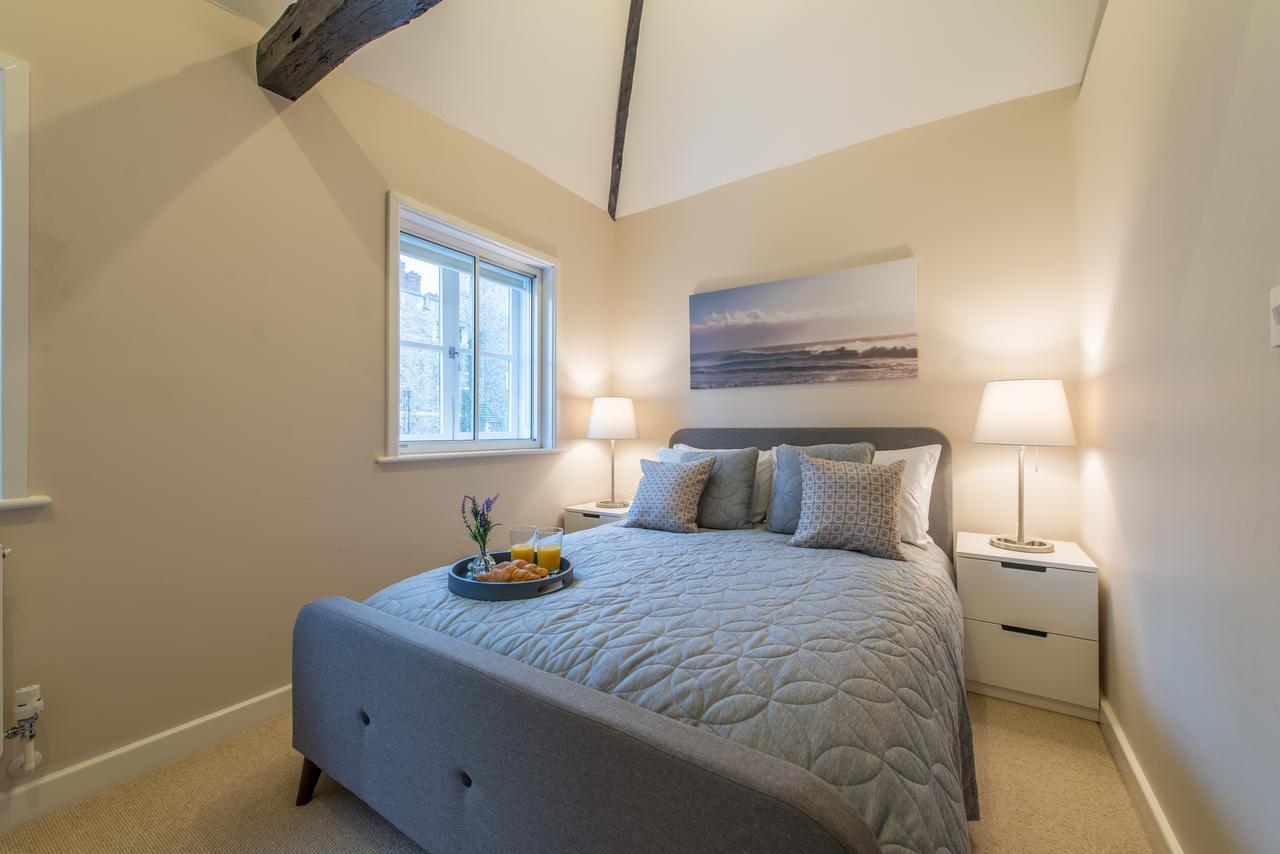 Central Windsor Apartment Facing The Castle ภายนอก รูปภาพ